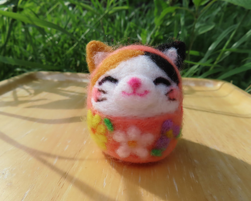 ニコニコ猫ダルマちゃん 羊毛フェルト 紫花 通販 13711067｜Creema