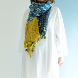 藍色和黃色柔軟大披肩 非常適合作為禮物或換季禮物 第3張的照片