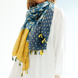 藍色和黃色柔軟大披肩 非常適合作為禮物或換季禮物 第9張的照片