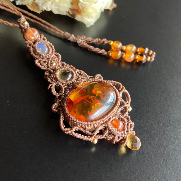 サンストーンレインボームーンストーンマクラメネックレス