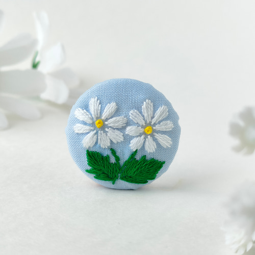 受注】昭和レトロなマーガレットの刺繍ミニブローチor刺繍ヘアゴム 