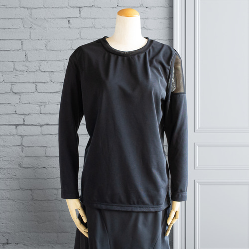 即完売　cygne ビックパフスリーブシースルートップス Nadine ブラック 即完売 cygne ビックパフスリーブシースルートップス Nadine