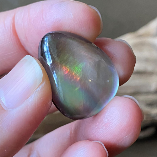 クリスタルと虹色の黒真珠貝のダブレット ルース01 天然石 天然石