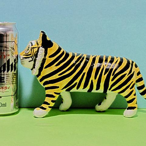 黄色のトラ（大）置物＃10（石粉粘土と新聞紙） その他置物 工房TAKA