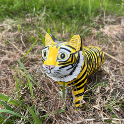 黄色のトラ（大）置物＃10（石粉粘土と新聞紙） その他置物 工房TAKA