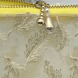 小さめ、刺繍ハードメッシュ　軽いセミシースルーのフラットなポーチ　黄色ファスナー　274 4枚目の画像