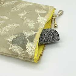 小さめ、刺繍ハードメッシュ　軽いセミシースルーのフラットなポーチ　黄色ファスナー　274 10枚目の画像