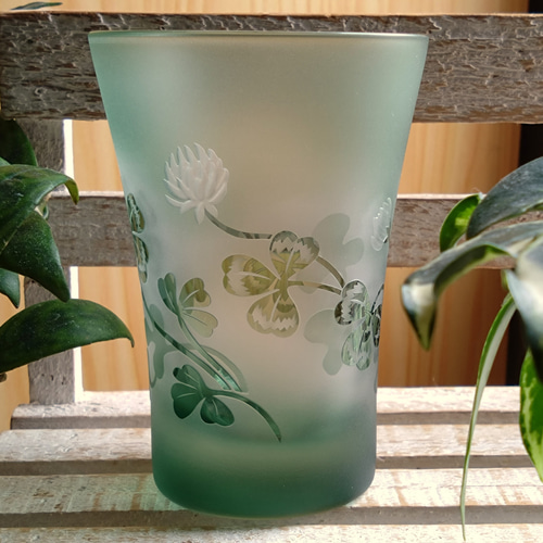 サンドブラスト加工によるガラスの花生け 183f5649b2c874f1960b8aa669a213