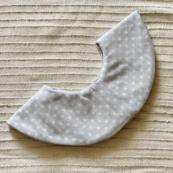 まるで付け襟❤️な360°リバーシブルスタイ。防水タイプ。アイスグレードット❇︎受注生産品❇︎ 2枚目の画像