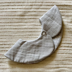 まるで付け襟❤️な360°リバーシブルスタイ。防水タイプ。アイスグレードット❇︎受注生産品❇︎ 3枚目の画像