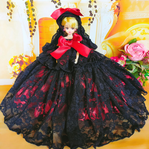 リカちゃんサイズ ブラックレースとレッドサテンの魔女ドレス