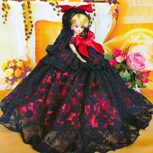 リカちゃんサイズ ブラックレースとレッドサテンの魔女ドレス