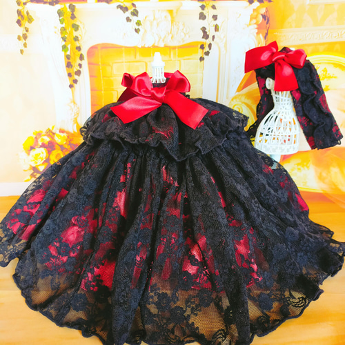 リカちゃんサイズ ブラックレースとレッドサテンの魔女ドレス