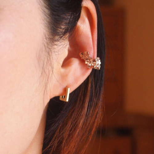 花束ブーケのイヤーカフ 片耳用 イヤーカフ studioSPROUT 通販