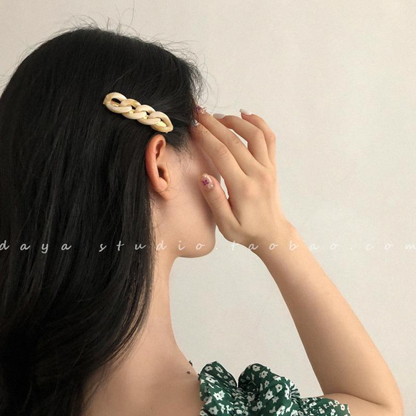 韓国ファッション　マーブルカラーのチェーンモチーフヘアピン　アクセサリー　-7065 3枚目の画像