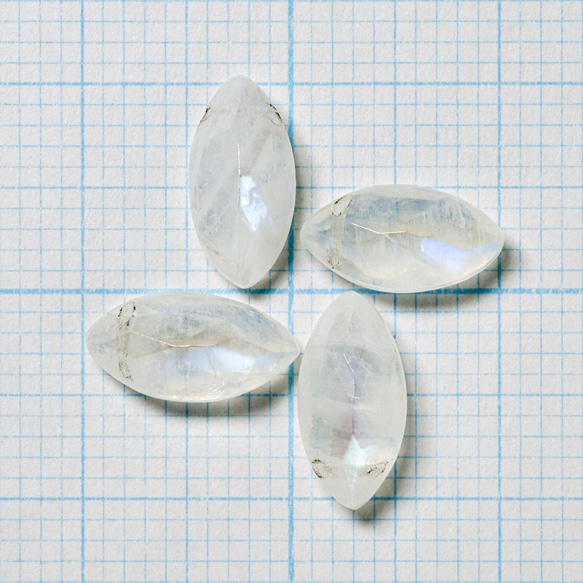 2粒売り　宝石質レインボームーンストーンAA++　マーキス　ファセットカット10×5mm 3枚目の画像