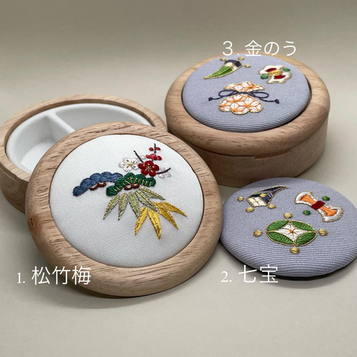 吉祥文様 刺繍アクセサリーケース 絹糸と金糸の日本刺繍 その他