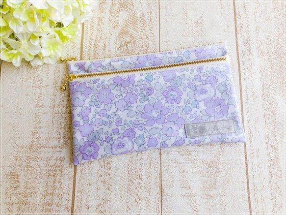 リバティ ラミネート＊Wファスナーポーチ（20cm）＊ベッツィ（Betsy  