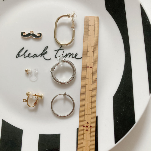 大人のフープピアス イヤリング ひげ ヒゲ 髭 推し活 ピアス（フープ