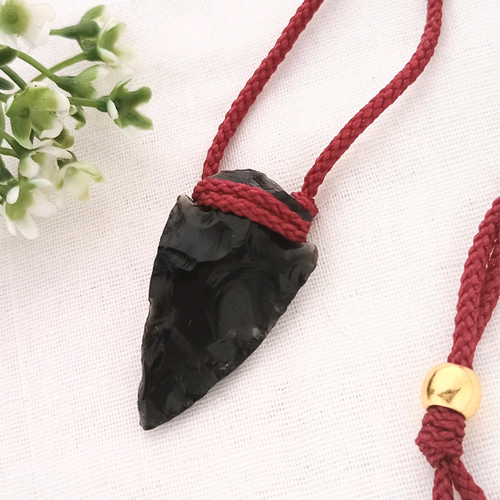 黒曜石の矢じり(中)の小刀風ネックレス ネックレス・ペンダント