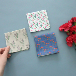 〈母の日限定〉カーネーションのハンカチとコットンハンカチ2枚boxギフト 3枚目の画像