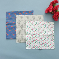 〈母の日限定〉カーネーションのハンカチとコットンハンカチ2枚boxギフト 2枚目の画像