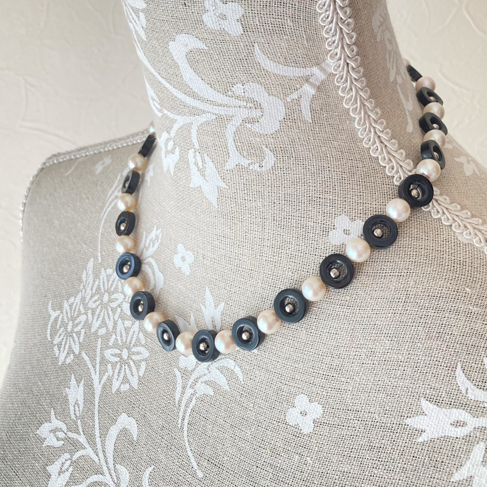 6月の誕生石 あこやパールとオニキスのエレガントネックレス【N0059】 9,240円