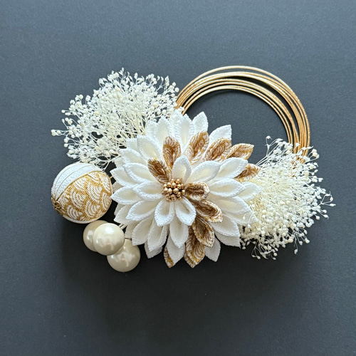 受注制作》つまみ細工髪飾り 白 ゴールド 成人式 前撮り 結婚式 卒業式
