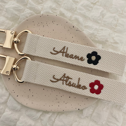 全17カラー 名入れ 刺繍 ネームタグ キーホルダー バッグチャーム(名前