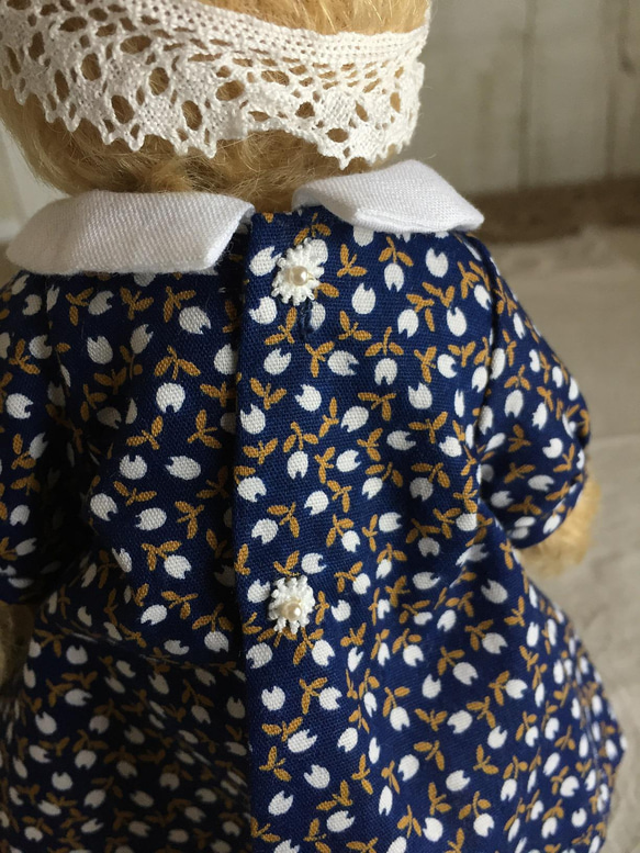 テディベアのお洋服【SSサイズ】　小花プリントワンピース（ネイビー） 5枚目の画像