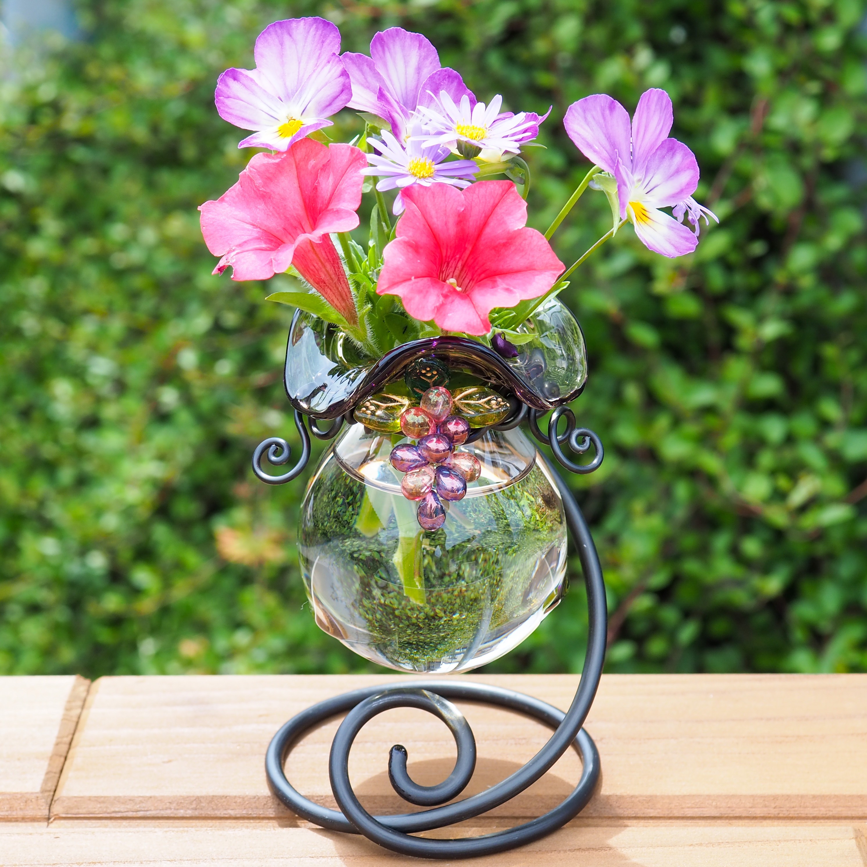 美品　ガラス　ヴィンテージ　花瓶　フレアが華やかな　金魚　フラワーベース　レッド