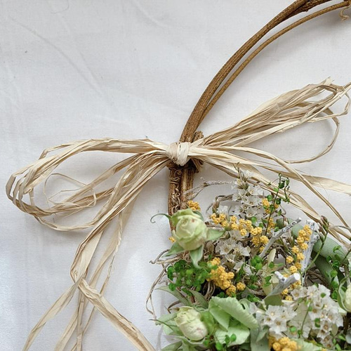 ハーフリース レモンスライスとラナンキュラス リース mou 通販