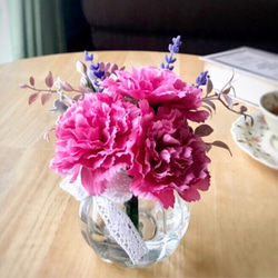 華やかカーネーションのアレンジ　マジカルウォーター　光触媒　ラッピング無料　母の日 1枚目の画像