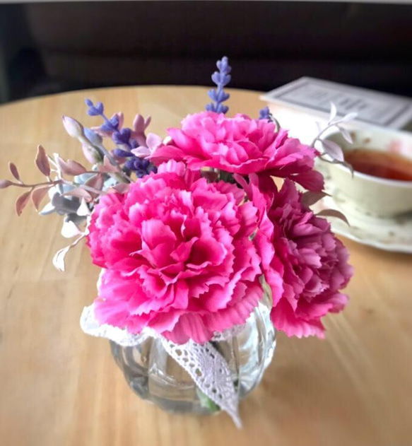 華やかカーネーションのアレンジ　マジカルウォーター　光触媒　ラッピング無料　母の日 4枚目の画像