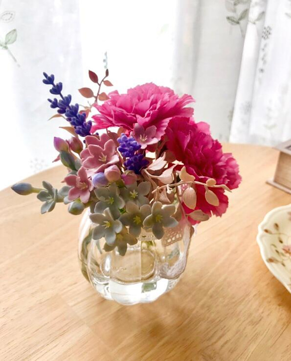 華やかカーネーションのアレンジ　マジカルウォーター　光触媒　ラッピング無料　母の日 7枚目の画像