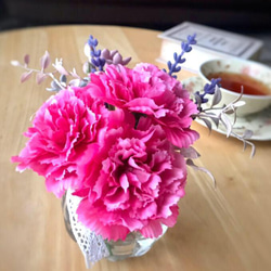 華やかカーネーションのアレンジ　マジカルウォーター　光触媒　ラッピング無料　母の日 2枚目の画像