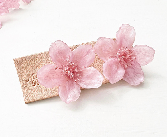 ［ さくら様専用 ］新色Sakura pink本物の桜 ソメイヨシノ/ポニーフック・イヤリング 1枚目の画像