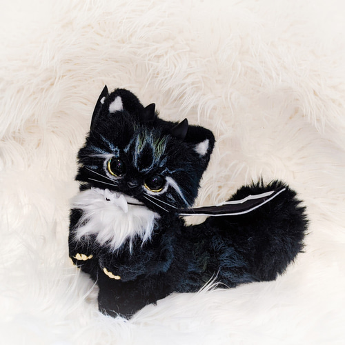 黒猫ハンドメイドぬいぐるみ　蓄光ガラス　ネコ　ねこアートドール 黒猫ハンドメイドぬいぐるみ 蓄光ガラス ネコ ねこアートドール