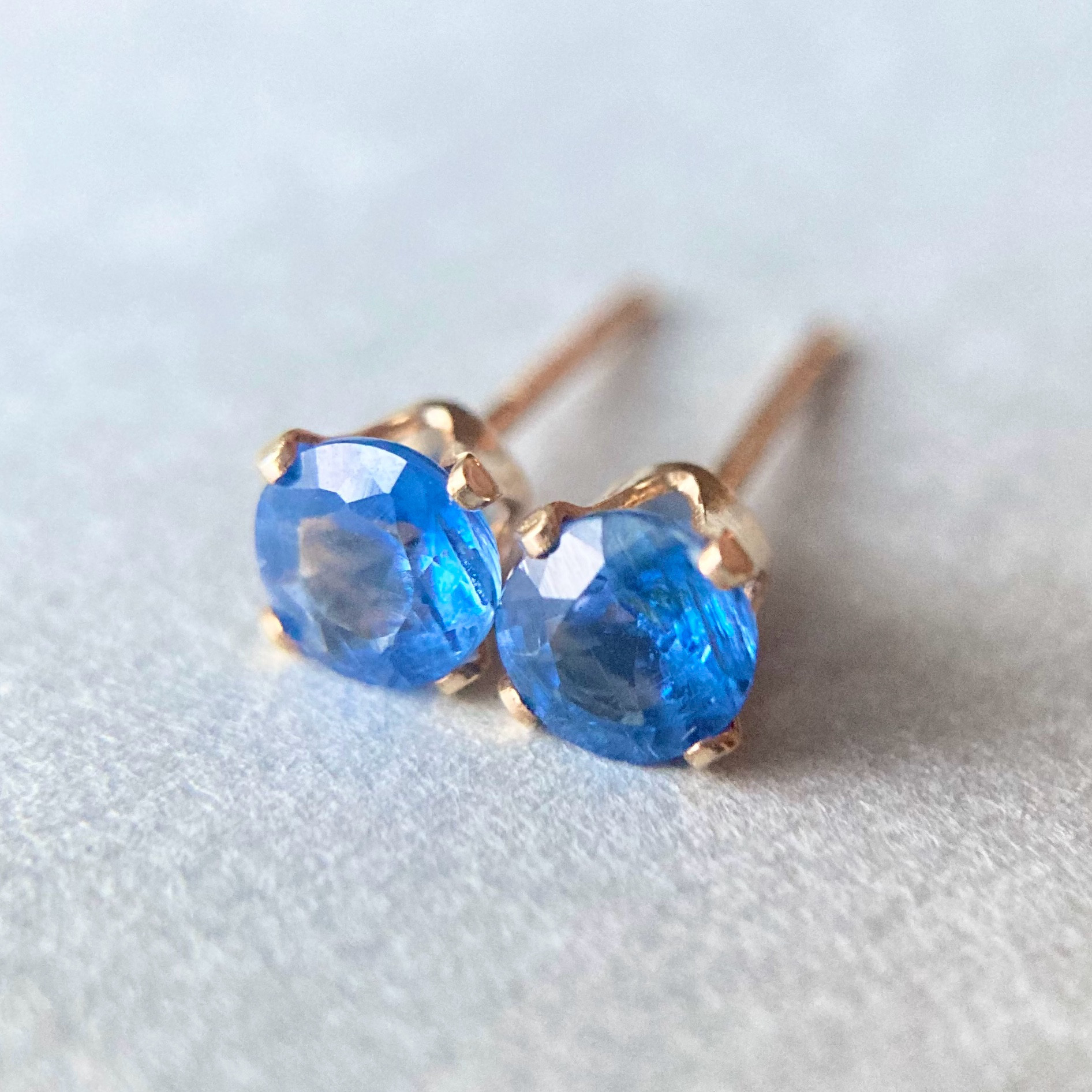 【藍晶石】カイヤナイトのスタッドピア【14KGF 4mm】