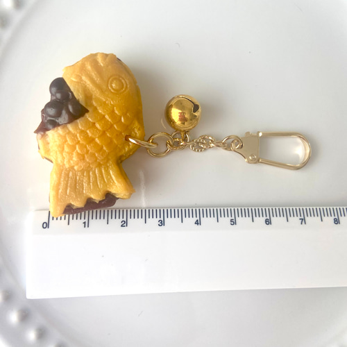 Mサイズ❣️鯛焼き❣️ 新作　可愛い　鯛焼き❣️ レジン　キーホルダー リニューアル！鯛焼き！たいやき！ 食品サンプル 鈴つきキーホルダー