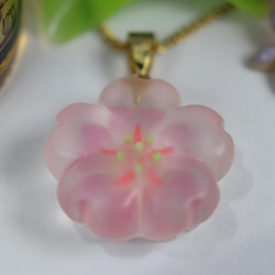 月の優しい光を身近に（ダブレット・ストーン (水晶とローズクォーツ) のペンダントトップ）　Moon Tear® 8枚目の画像