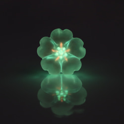 月の優しい光を身近に（ダブレット・ストーン (水晶とローズクォーツ) のペンダントトップ）　Moon Tear® 1枚目の画像