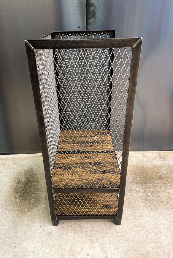 アイアン薪ラック　ファイヤーサイドログラック　薪ストッカー　薪棚き　ログホルダー　暖炉 