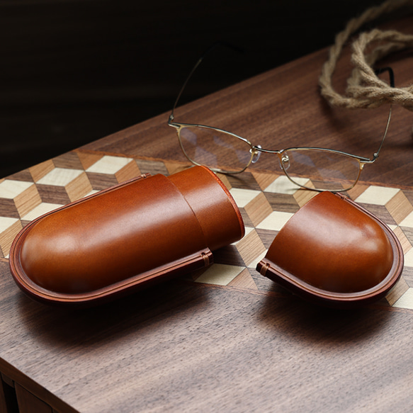 カプセル型の本革メガネケース 6色 名入れ対応 サングラス 老眼鏡 ペン