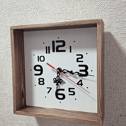 一点物　杉材　掛け時計　Mサイズ　シンプルなスクエアークロック 2枚目の画像