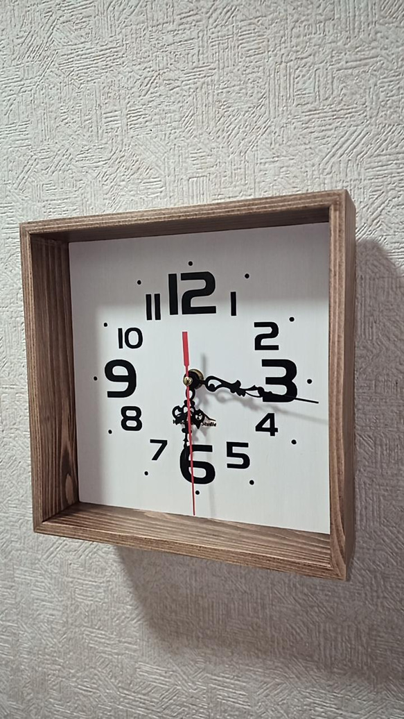 一点物　杉材　掛け時計　Mサイズ　シンプルなスクエアークロック 11枚目の画像