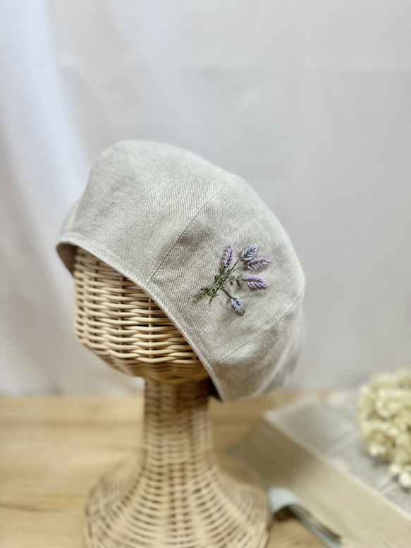 【大人】フレンチリネンのラベンダー手刺繍 ベレー帽　春夏秋　麻　リンクコーデ 3枚目の画像