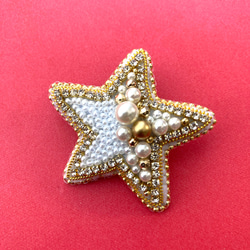 ビーズ刺繍ブローチ　大人　スター　キラキラビジュー　ホワイト×ゴールド　星 4枚目の画像