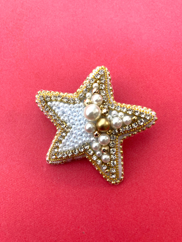 ビーズ刺繍ブローチ　大人　スター　キラキラビジュー　ホワイト×ゴールド　星 4枚目の画像