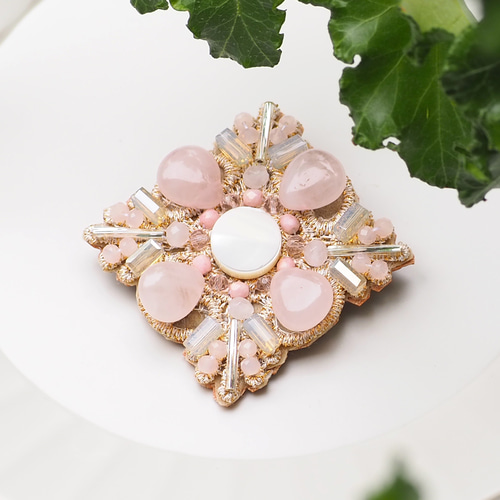 天然石ブローチ（モチーフレースブローチ/ローズクオーツ/ 天然石の